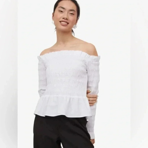 NWT H&M Divided Off The Shoulder Smocked Top - Picture 2 of 6